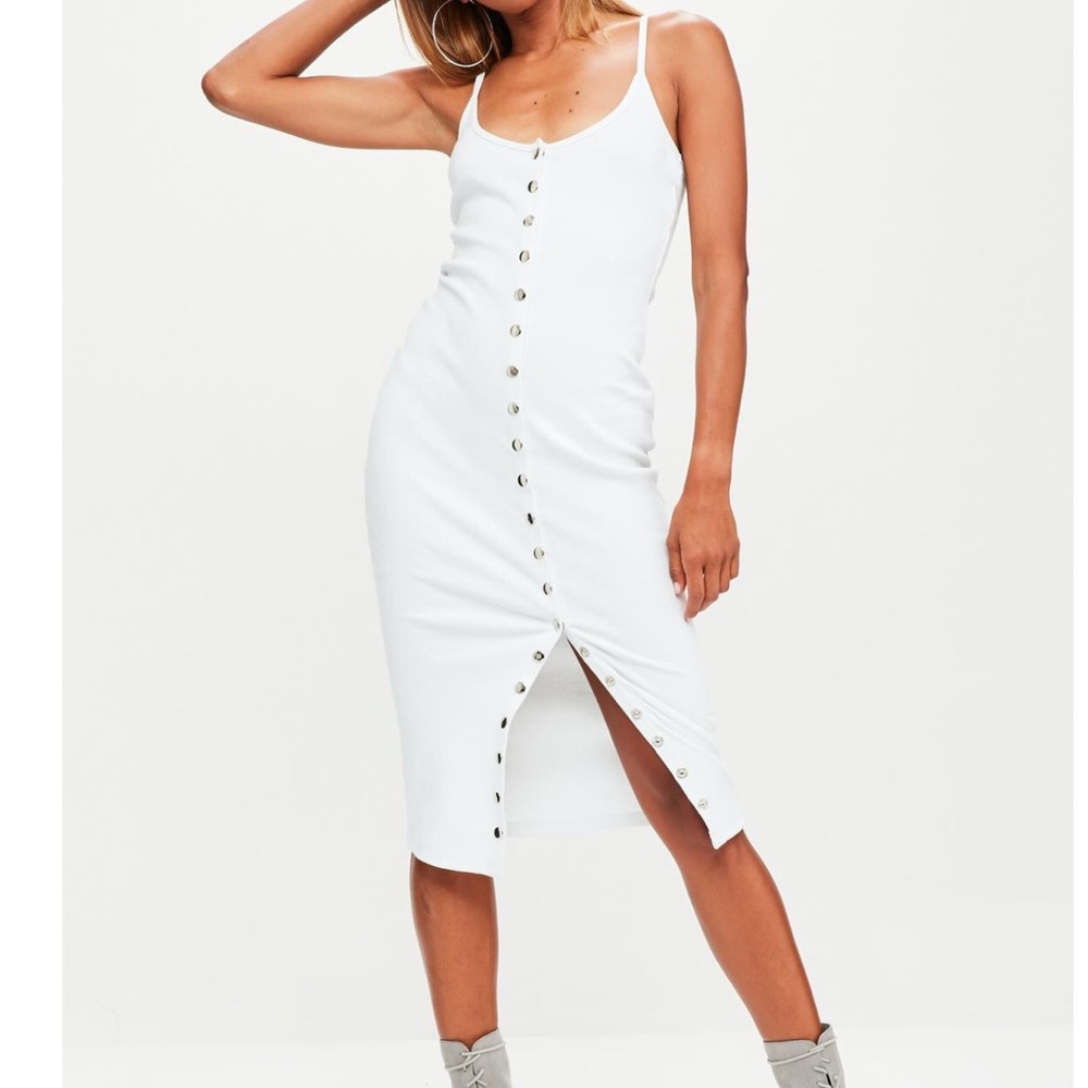 White dress with buttons brand new never worn